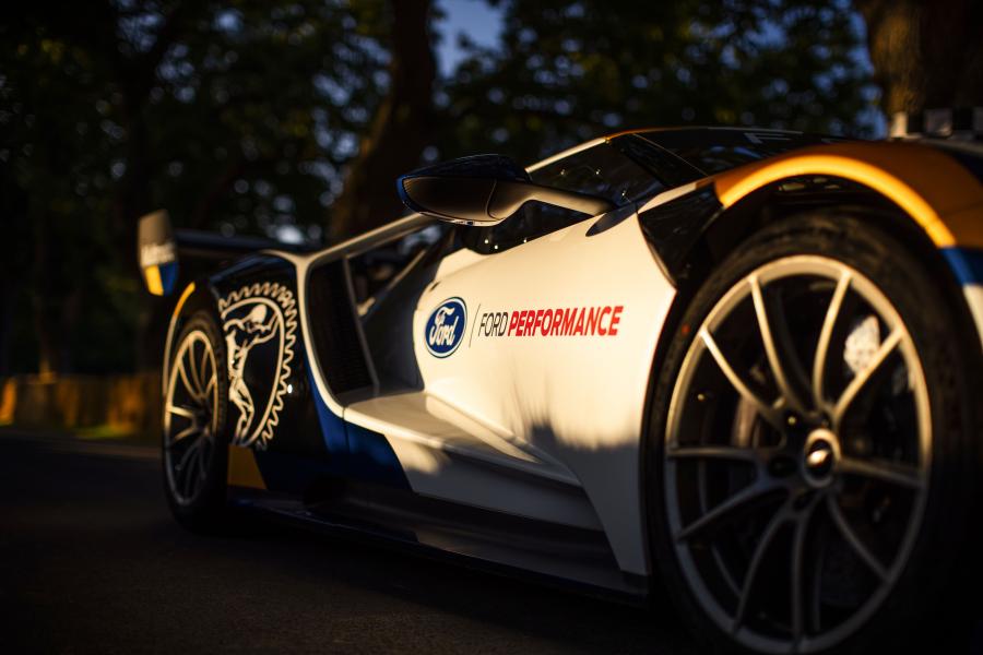 Детали экстерьера Ford GT MK II 2019 года  (фото 19 из 51)